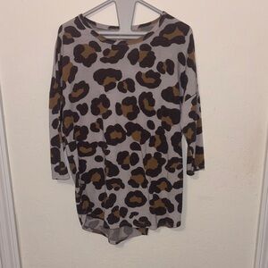 Leopard Patterned Women's Sweater medium